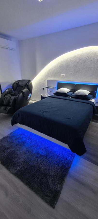 Studio-Apartment Val - Luxury Massage Chair - Private Spa- Hot Tub, Infrared Sauna, , Parking With Video Surveillance, Entry With Pin 0 - 24H, Free Cancellation 24 Hours Before Check In Slavonski Brod Exterior foto