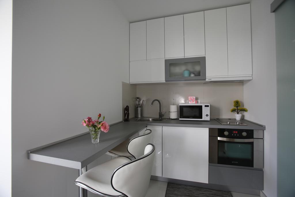 Studio-Apartment Val - Luxury Massage Chair - Private Spa- Hot Tub, Infrared Sauna, , Parking With Video Surveillance, Entry With Pin 0 - 24H, Free Cancellation 24 Hours Before Check In Slavonski Brod Exterior foto