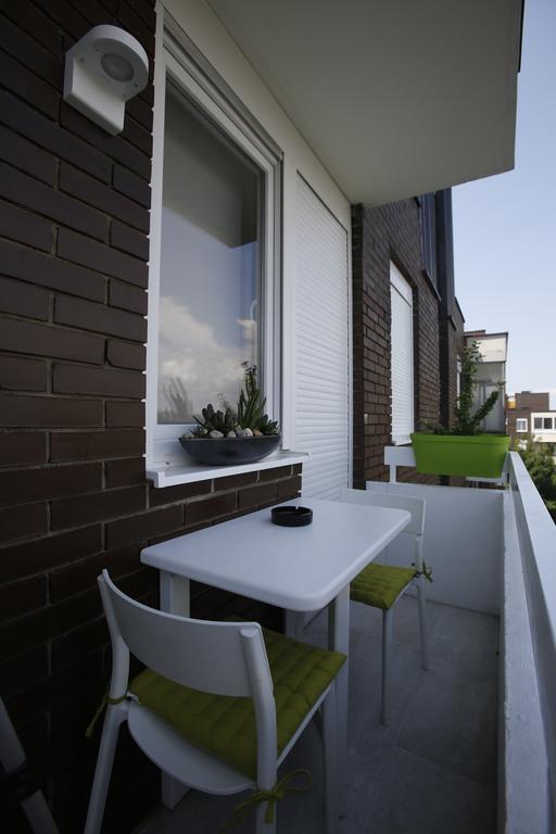 Studio-Apartment Val - Luxury Massage Chair - Private Spa- Hot Tub, Infrared Sauna, , Parking With Video Surveillance, Entry With Pin 0 - 24H, Free Cancellation 24 Hours Before Check In Slavonski Brod Exterior foto