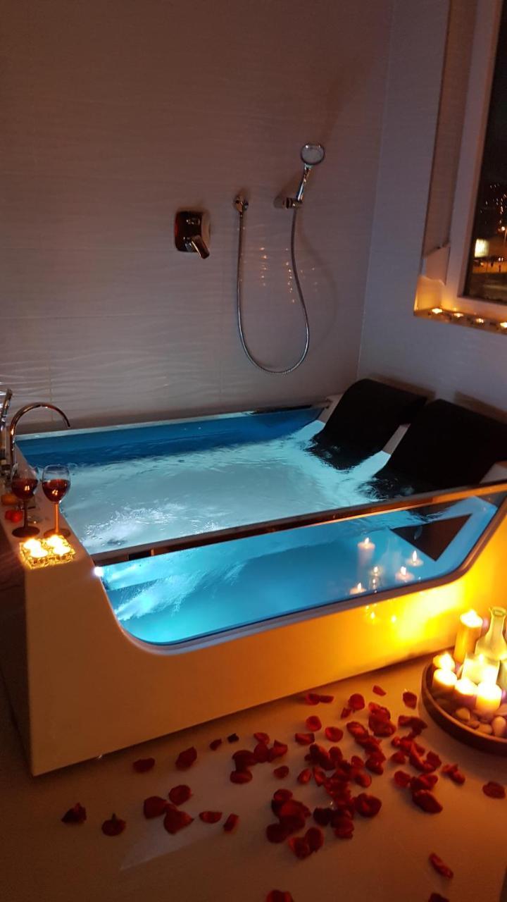 Studio-Apartment Val - Luxury Massage Chair - Private Spa- Hot Tub, Infrared Sauna, , Parking With Video Surveillance, Entry With Pin 0 - 24H, Free Cancellation 24 Hours Before Check In Slavonski Brod Exterior foto